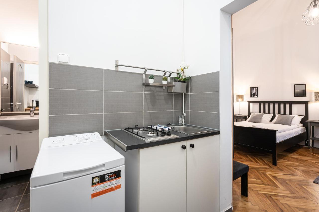 B8 - Grand Boulevard Cozy Apartment - Best Location By Bqa Budapest Luaran gambar