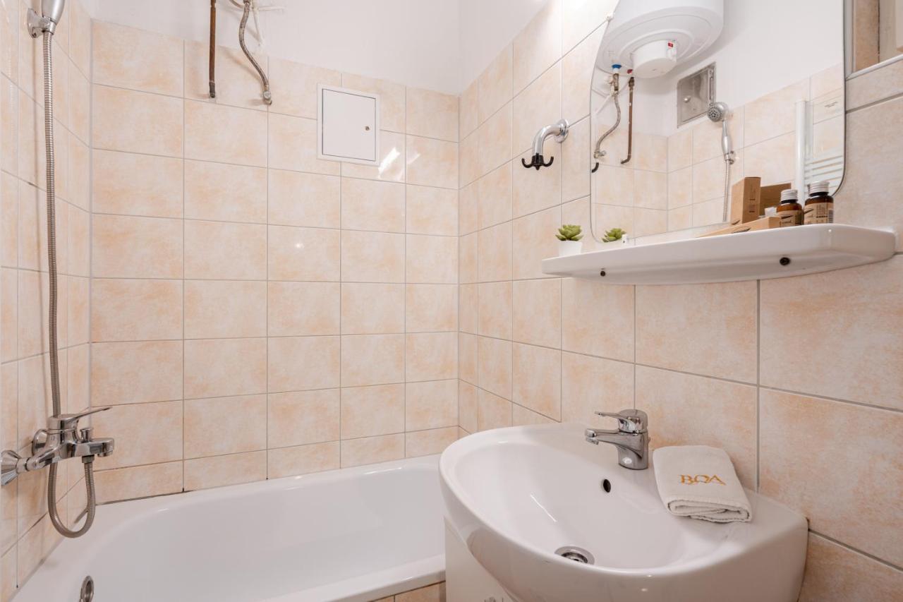 B8 - Grand Boulevard Cozy Apartment - Best Location By Bqa Budapest Luaran gambar