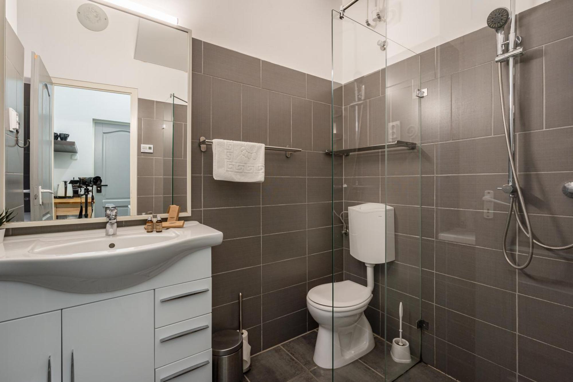 B8 - Grand Boulevard Cozy Apartment - Best Location By Bqa Budapest Bilik gambar